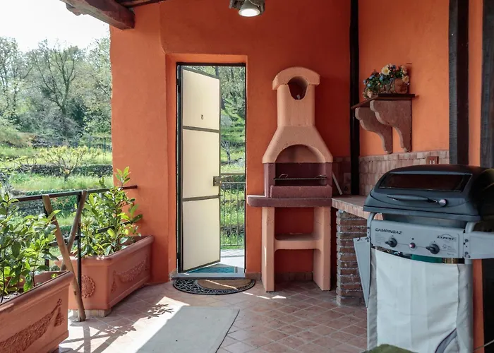 Dom wakacyjny Mit Whirlpool By Interhome Piedimonte Etneo